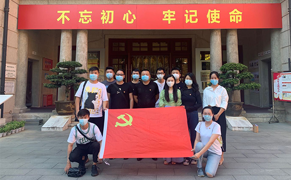 踏寻革命圣地，建设廉洁支部